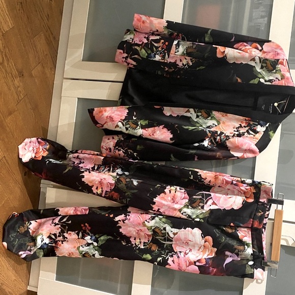 Beautiful Satin Marciano Blazer and Pant Set - Picture 1 of 9